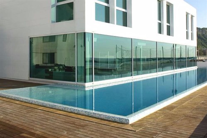Hotel with Pool