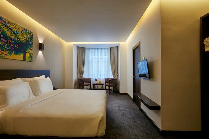 Room 7 of 72