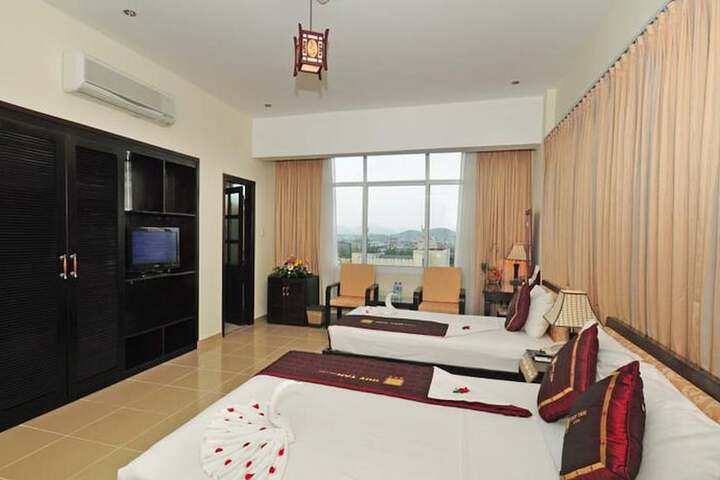Room 8 of 22