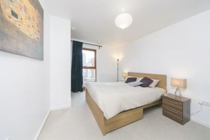 Room 6 of 11