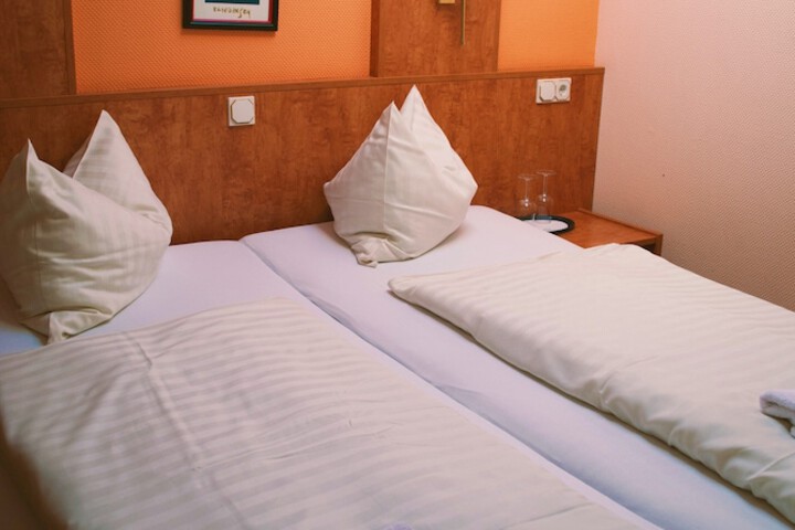 Room 13 of 49