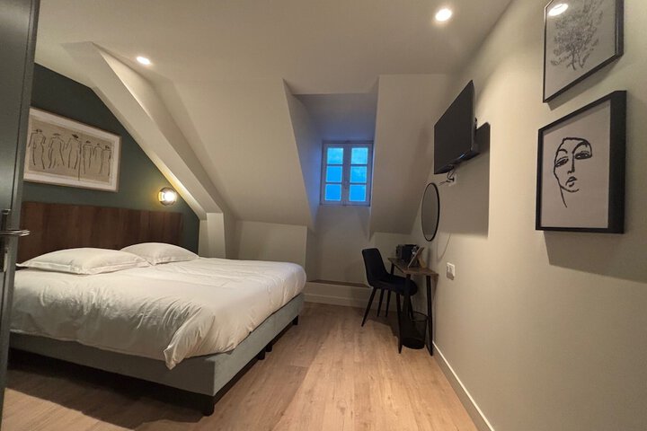 Room 27 of 51