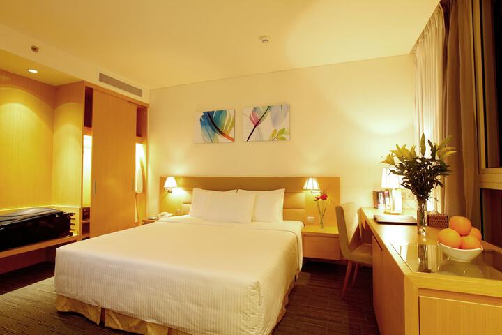 Room 25 of 65