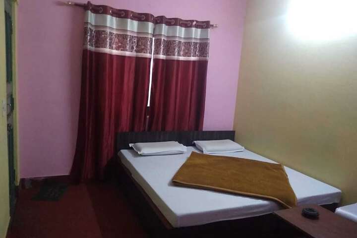 Room 18 of 28