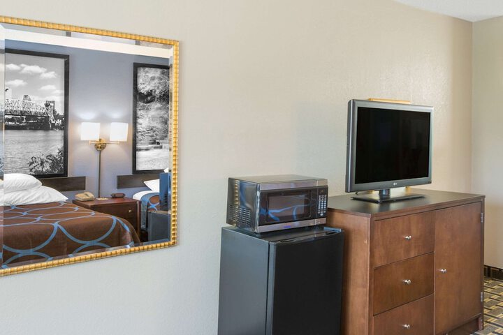 Room 5 of 15