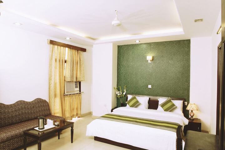 Room 16 of 52