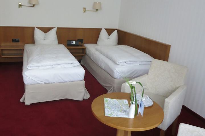 Room 5 of 35