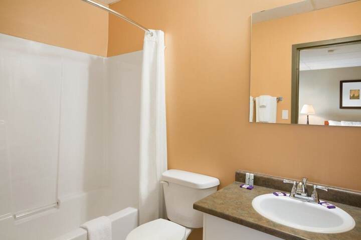 Room 7 of 28