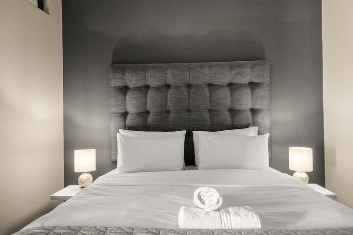 Room 44 of 215