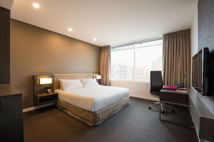 Room 3 of 84