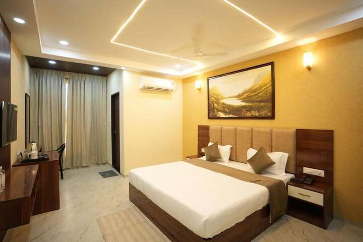 Room 2 of 27