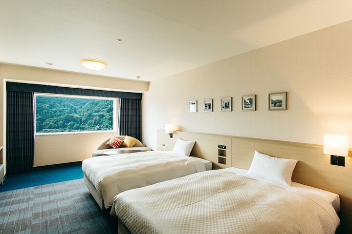 Room 18 of 66