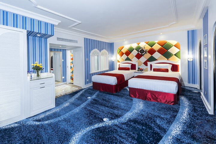 Room 19 of 80