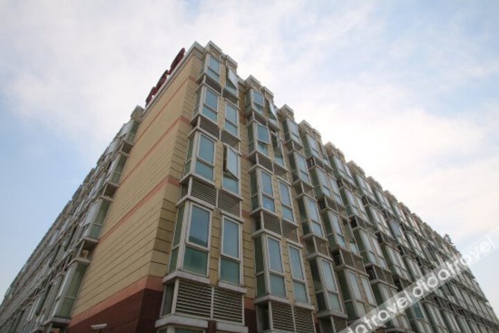 Homeinn · neo (Shanghai Hongqiao Airport National Exhibition and Convention Center)
