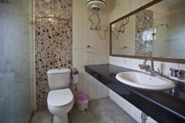 Room 3 of 25