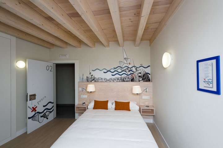 Room 35 of 77