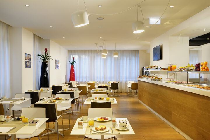 Breakfast area