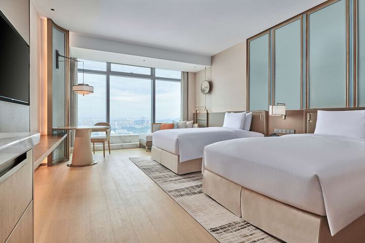 Room 18 of 81