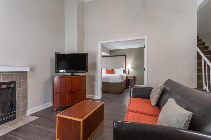1 King Bed Mobility Accessible (3 of 7)