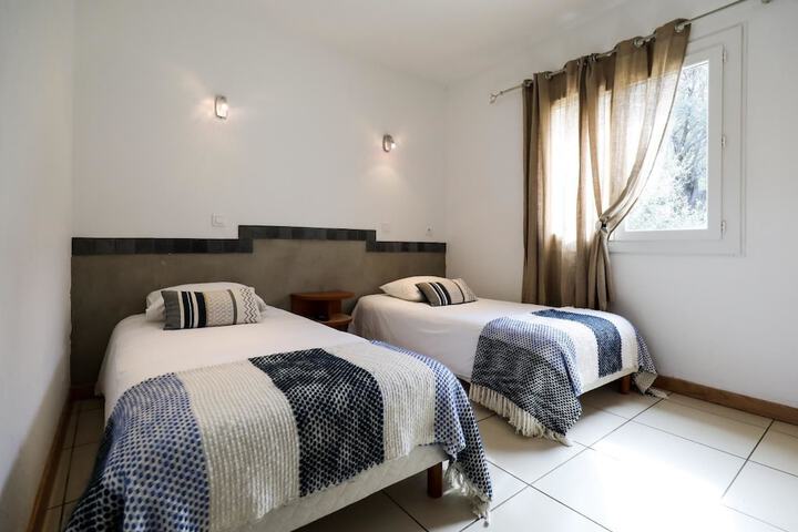 Room 5 of 19