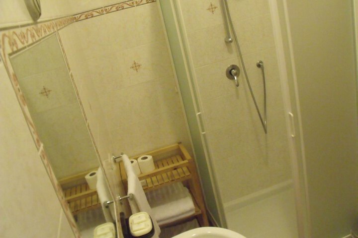 Room 21 of 39