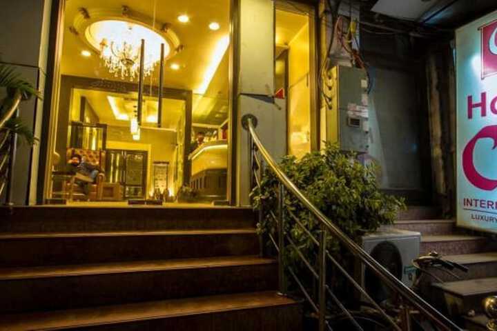 Hotel Entry