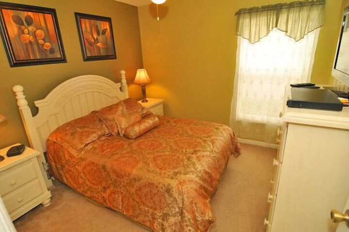 Room 4 of 25