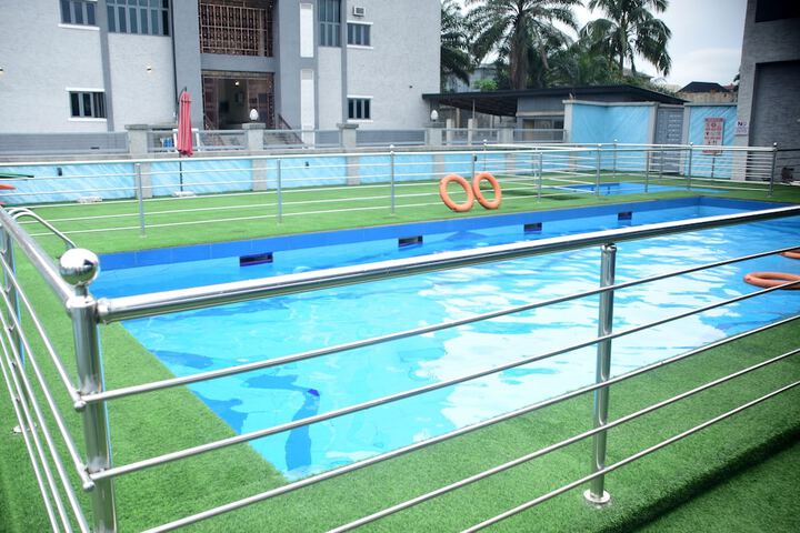Pool 14 of 39