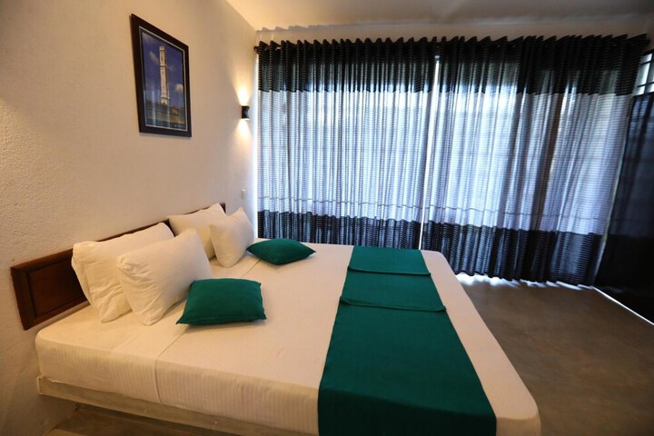 Room 8 of 30