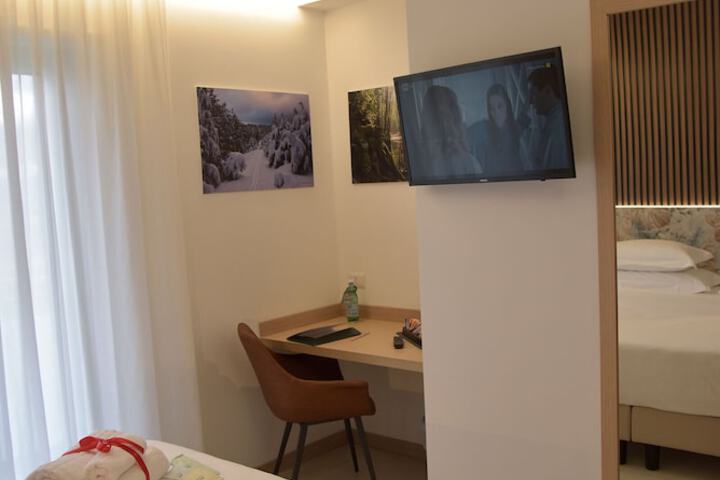 Room 12 of 36