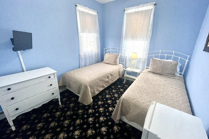 Room 7 of 27