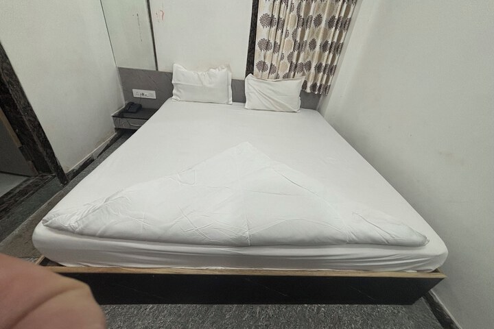 Room 16 of 63
