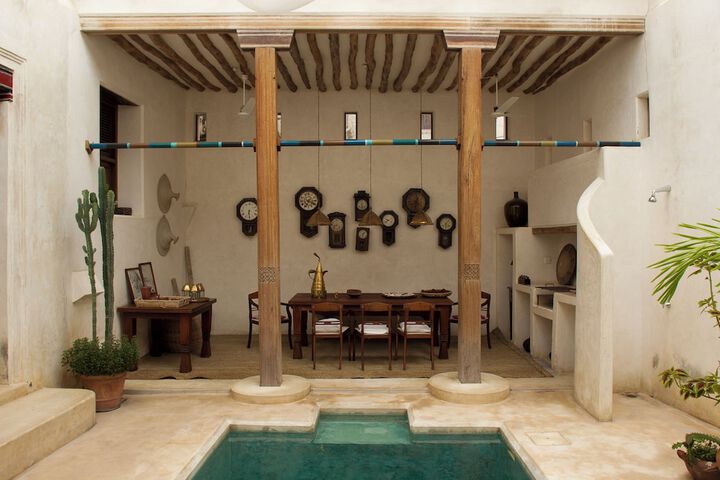 Pool Hotel