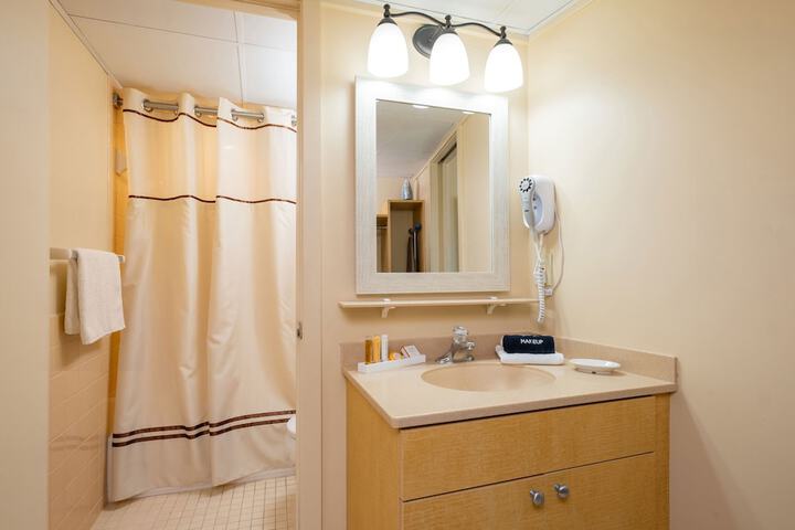 Room 21 of 35