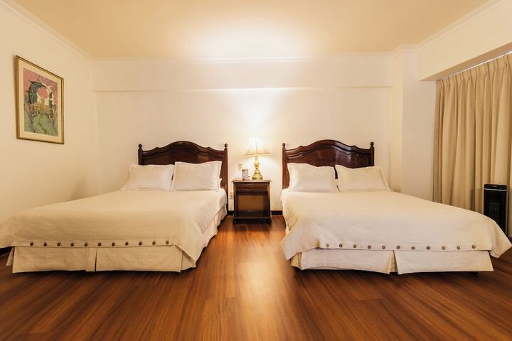 Room 11 of 23