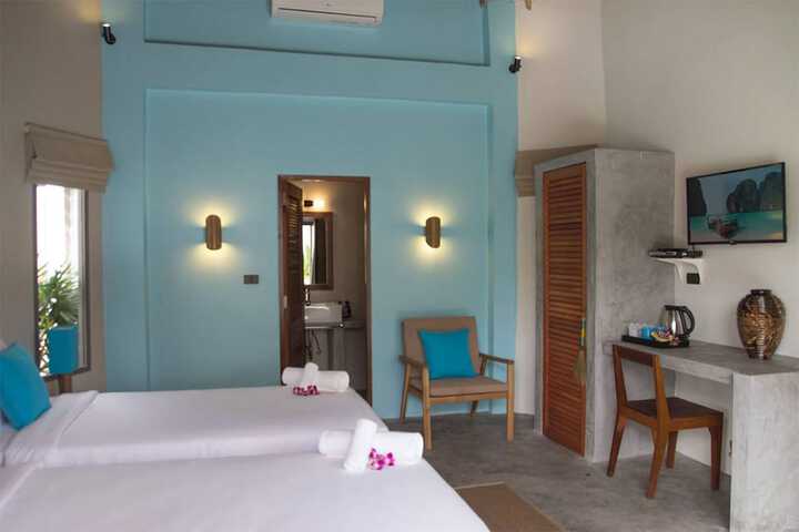 Room 10 of 99