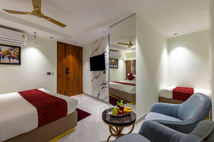 Room 35 of 95