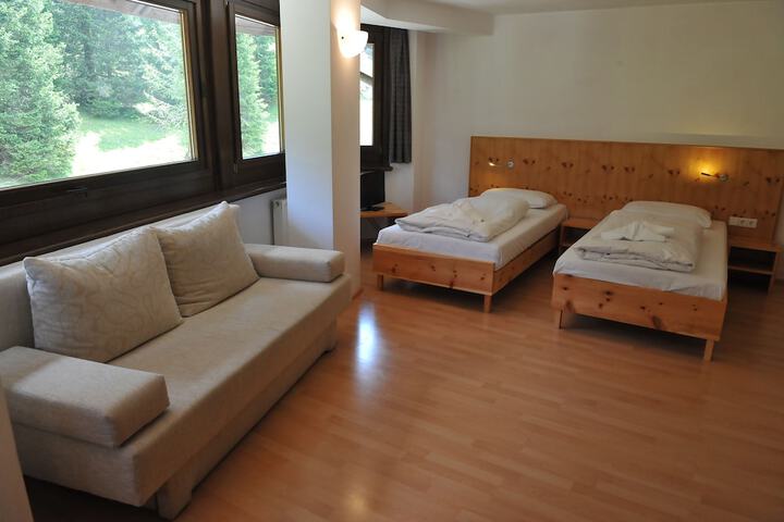 Room 26 of 101