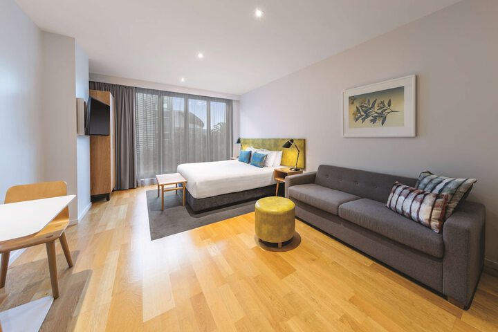 Room 33 of 72