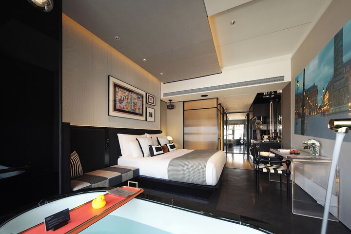 Room 12 of 38