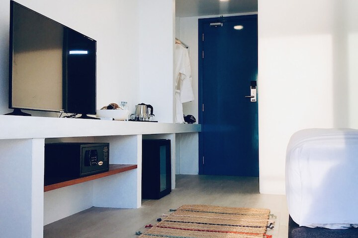 Room 18 of 53