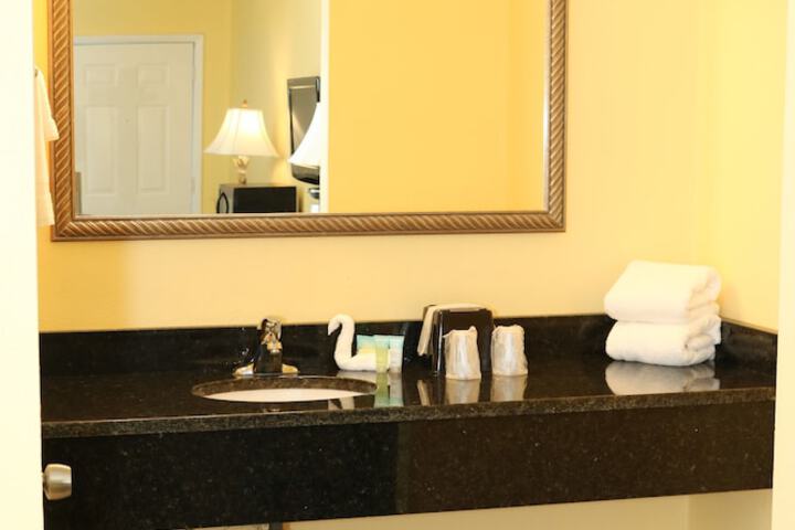 Bathroom sink