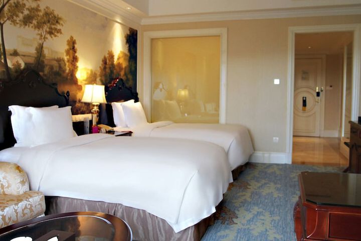 Room 25 of 147