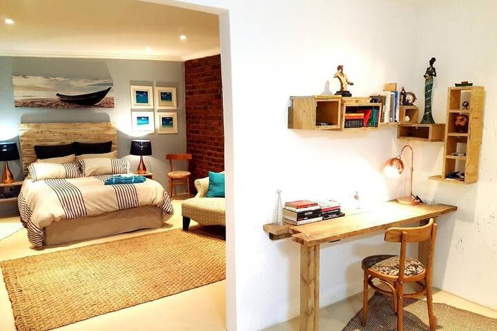 Room 4 of 16