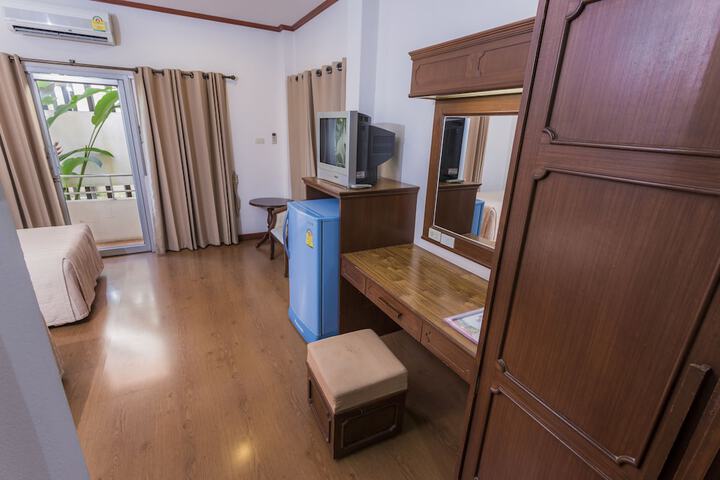 Room 7 of 36