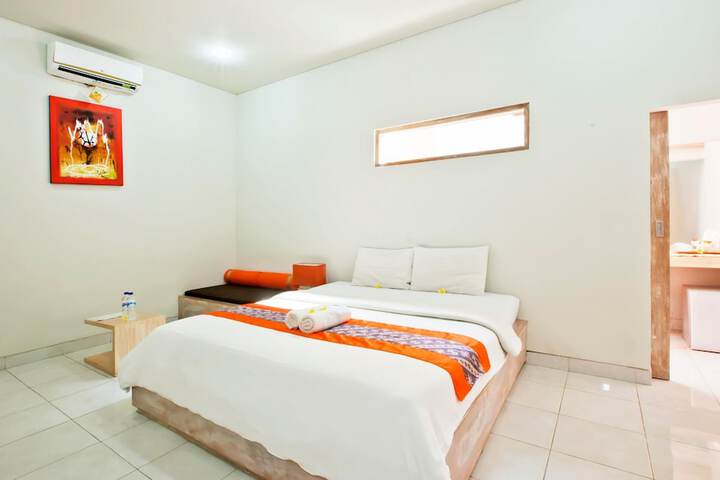 Room 8 of 19
