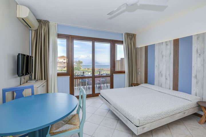 Room 15 of 203