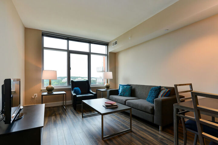 Room 9 of 35