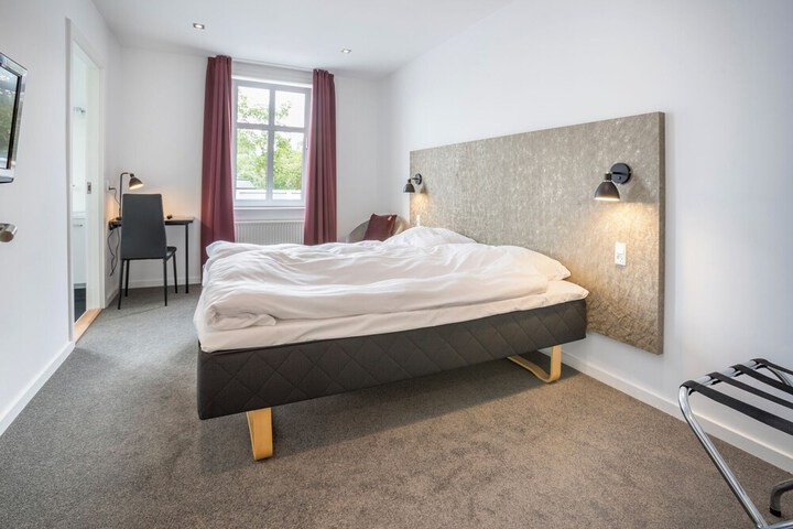 Room 14 of 43