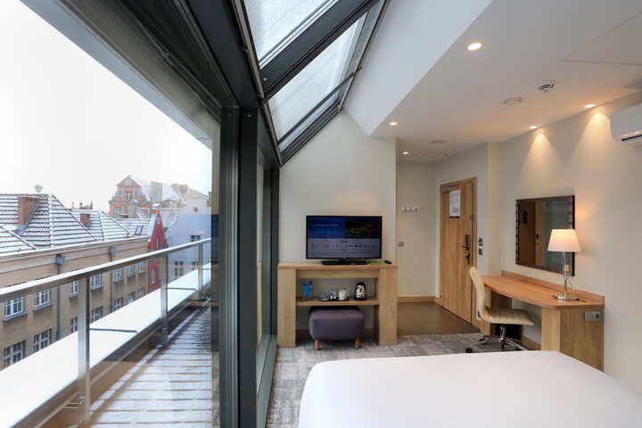 Room 15 of 86